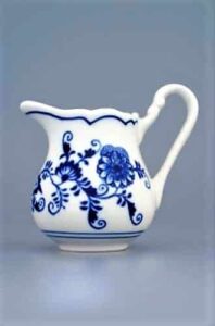 Cibulák – Mliekovka vysoká 0,50 l – originál cibuľový porcelán 1. akosť