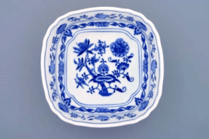 Cibulák – Misa šalátová 4-hranná 19 cm – originálny cibuľový porcelán 1. akosť