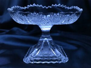 Krištálový brúsený tanier na podstavci 14,5 cm
