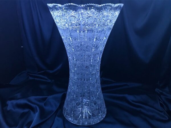 Izrezana kristalna vaza 30 cm